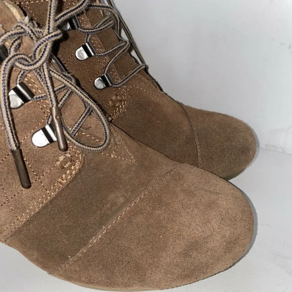 TOMS Exclusive Metal Label Brown Suede Quilt 10